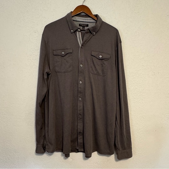 Men's Banana Republic Luxury Tough Gray Long Sleeve Button Down Shirt - Picture 2 of 9